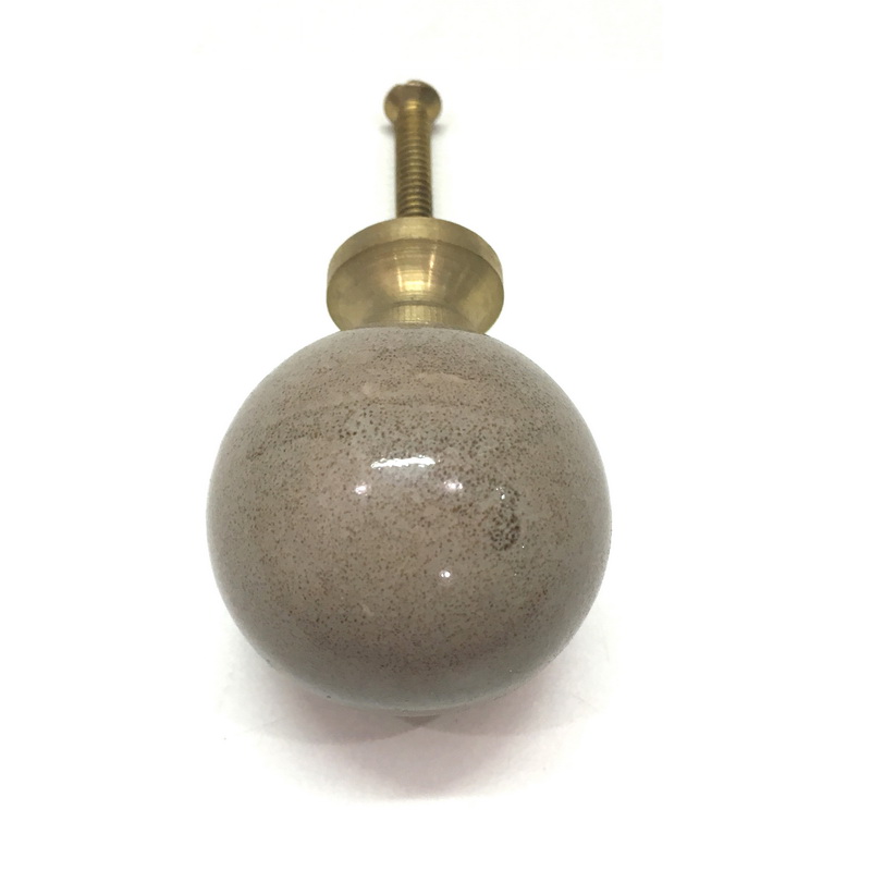 CERAMIC KNOB BALL LIGHT BROWN. DIAMETER 39 MM. HEIGHT (INCLUDING FITTING) 50 MM, LENGTH OF SCREW 39 MM. SUPPLIED WITH 1 SCREW, 2 NUTS AND 1 WASHER.-1