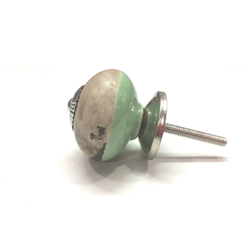 CERAMIC KNOB ROUND WALLPAPER STYLE. DIAMETER 40 MM, HEIGHT 28 MM, LENGTH OF SCREW OUTSIDE KNOB 35 MM. SUPPLIED WITH 1 ROSE, 1 BASE, 1 SCREW , 2 NUTS AND 1 WASHER.-2