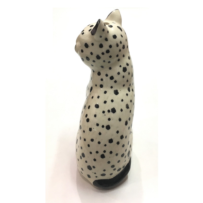 CERAMIC WILD CAT. LENGTH AT LONGEST POINT 15.5 CM, WIDTH AT WIDEST POINT 11 CM, HEIGHT AT TALLEST POINT 26 CM. AVAILABLE IN DIFFERENT COLORS.-2